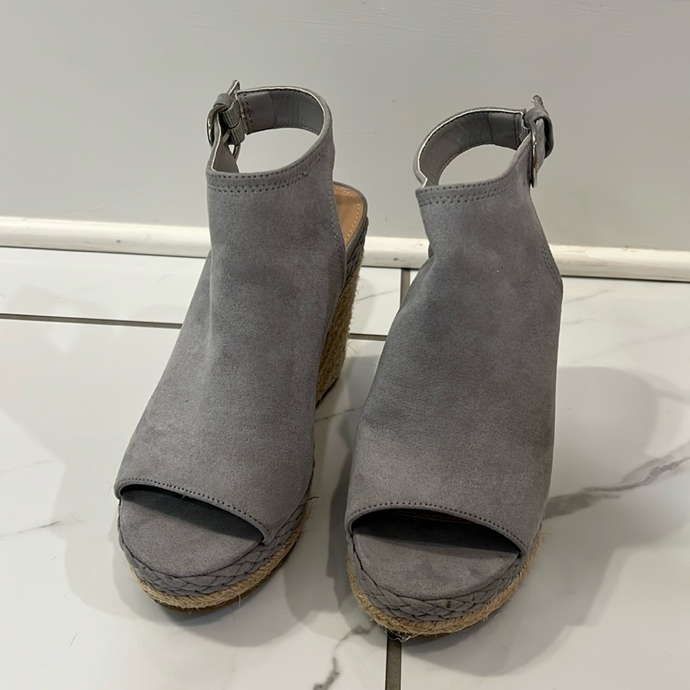 Keely grey open toe wedges